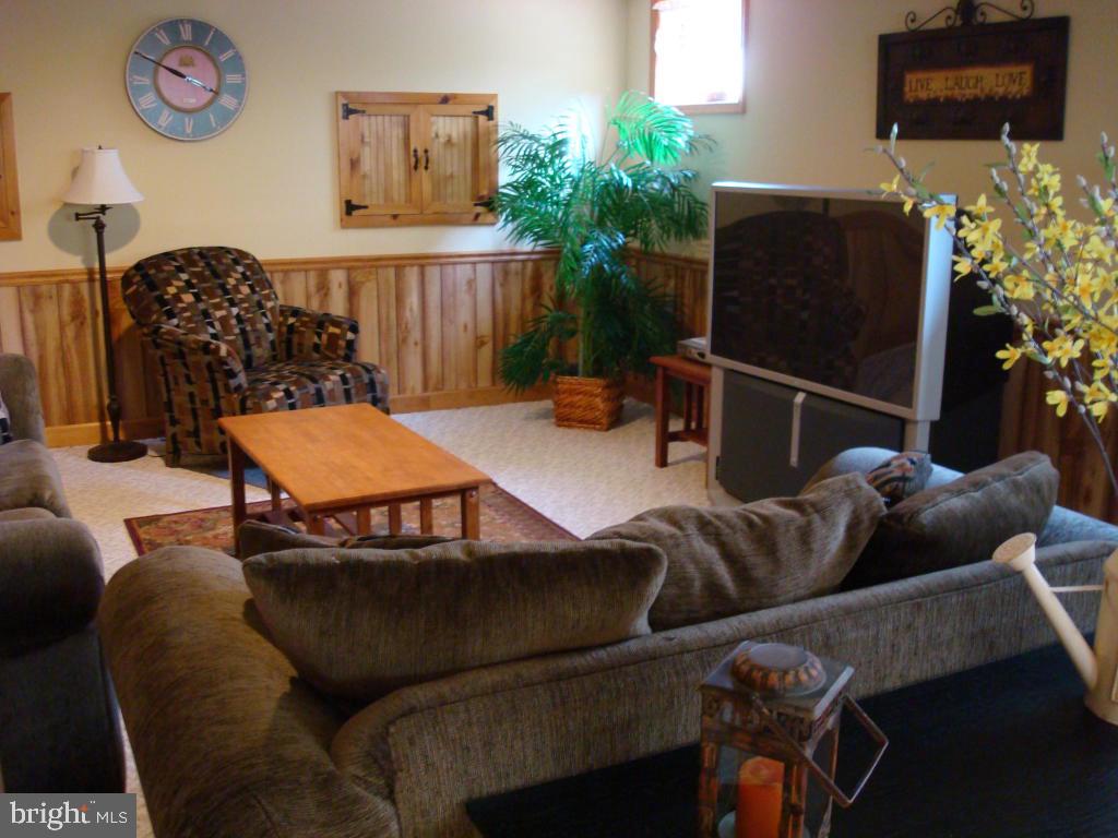 HILLTOP ACRES - Residential
