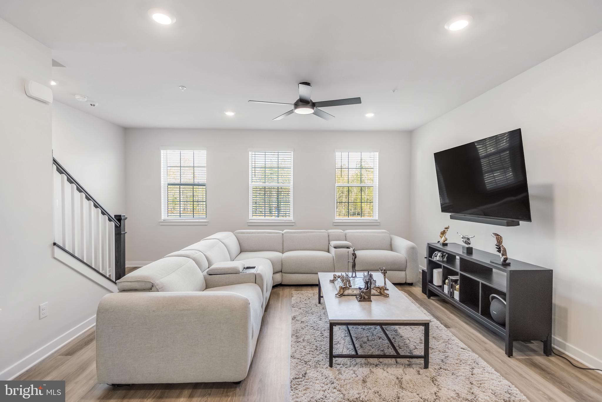 PINEGROVE - Residential Lease