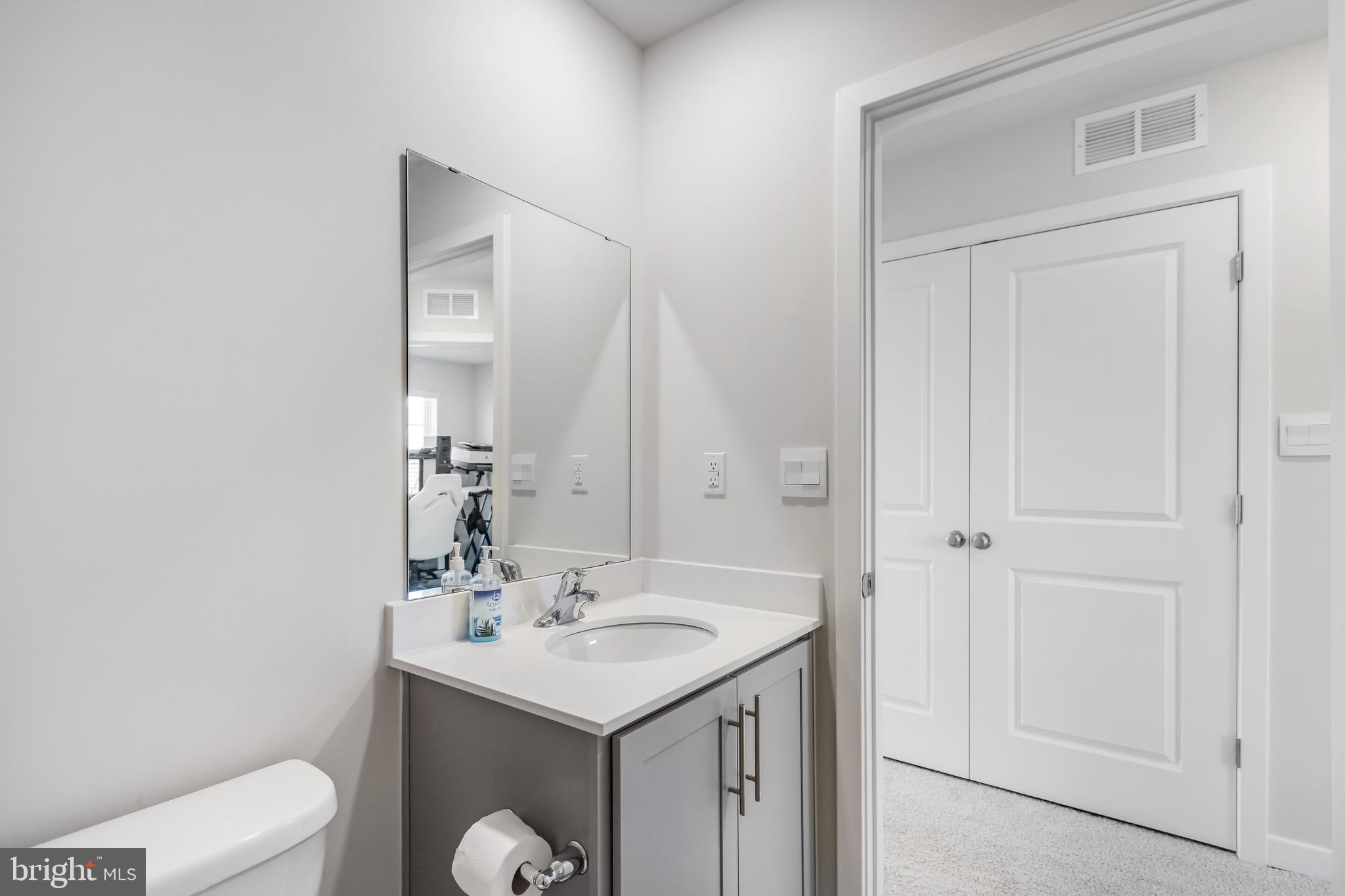 PINEGROVE - Residential Lease