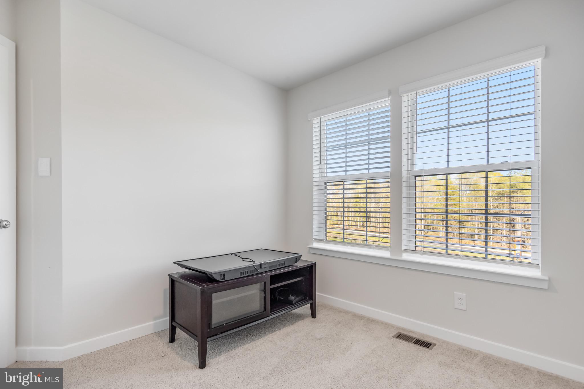 PINEGROVE - Residential Lease