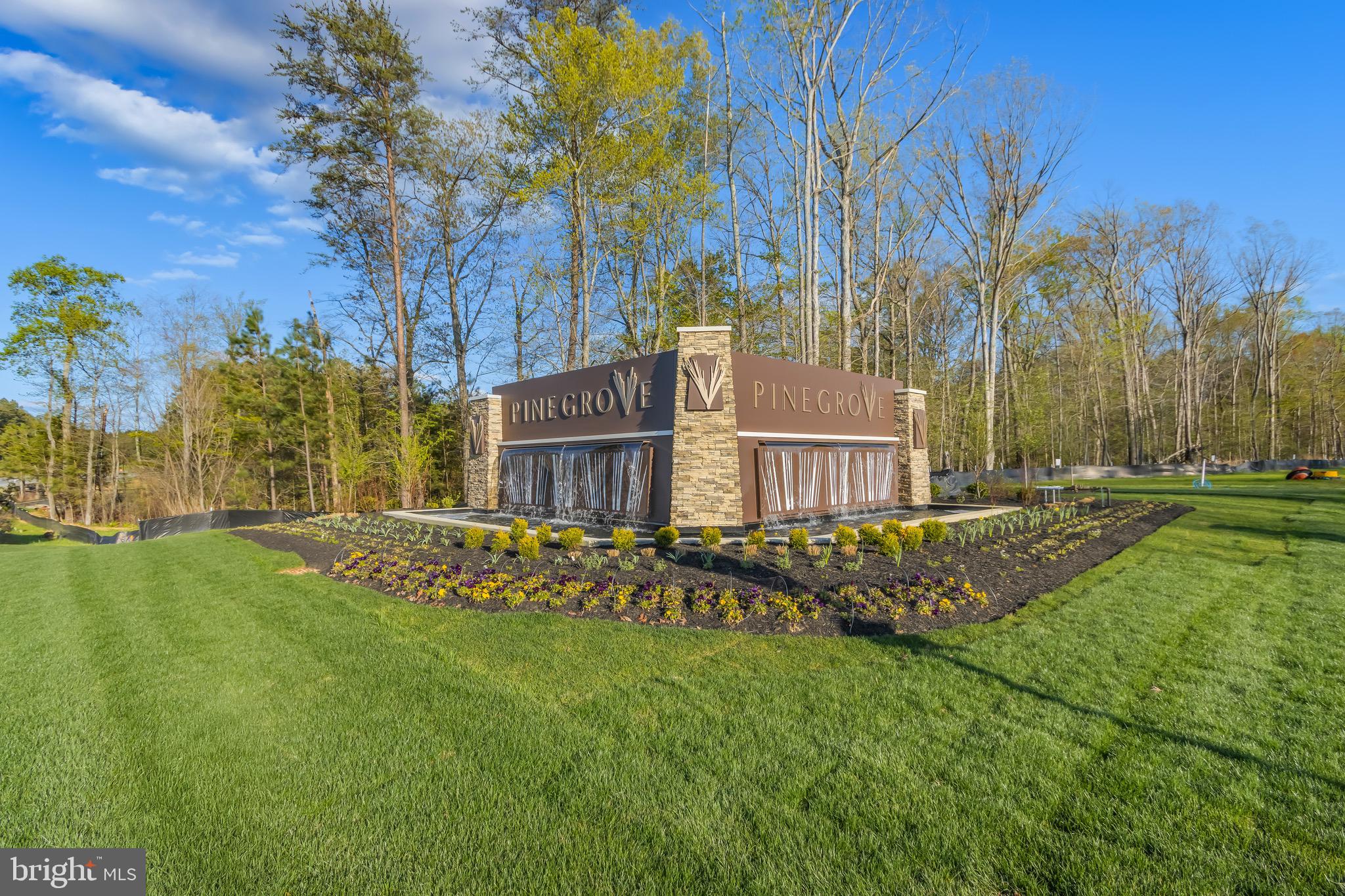 PINEGROVE - Residential Lease