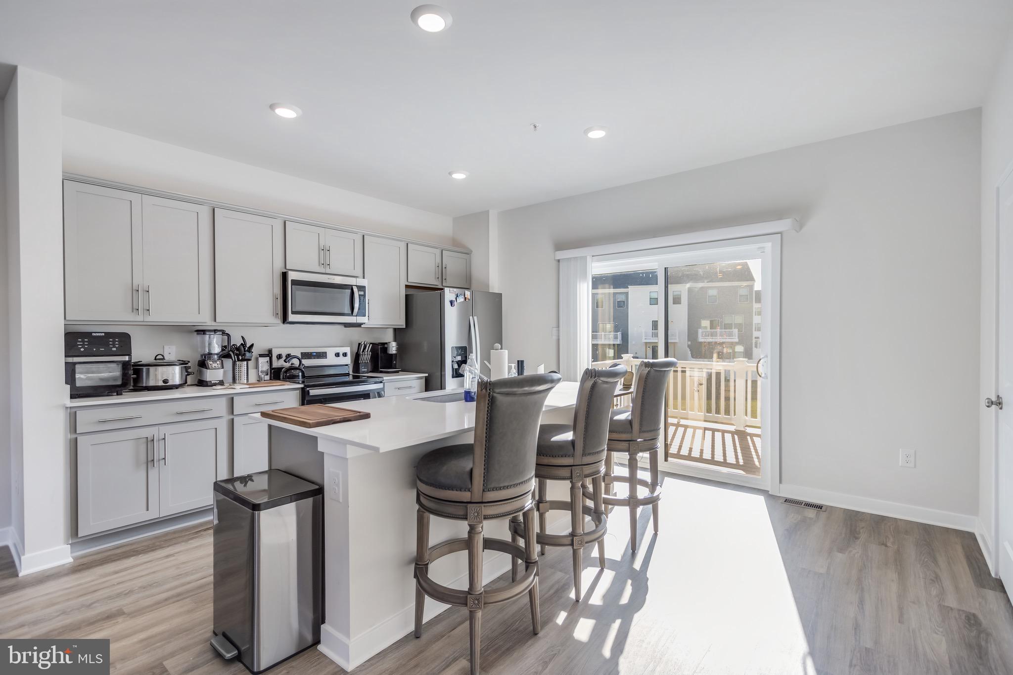 PINEGROVE - Residential Lease