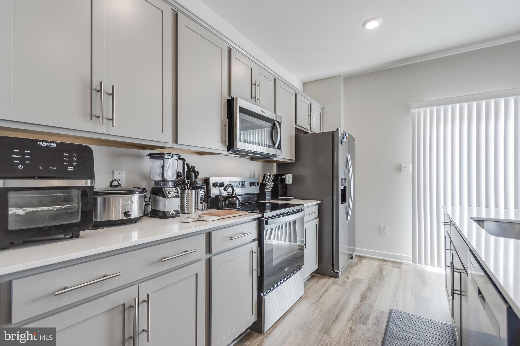 PINEGROVE - Residential Lease