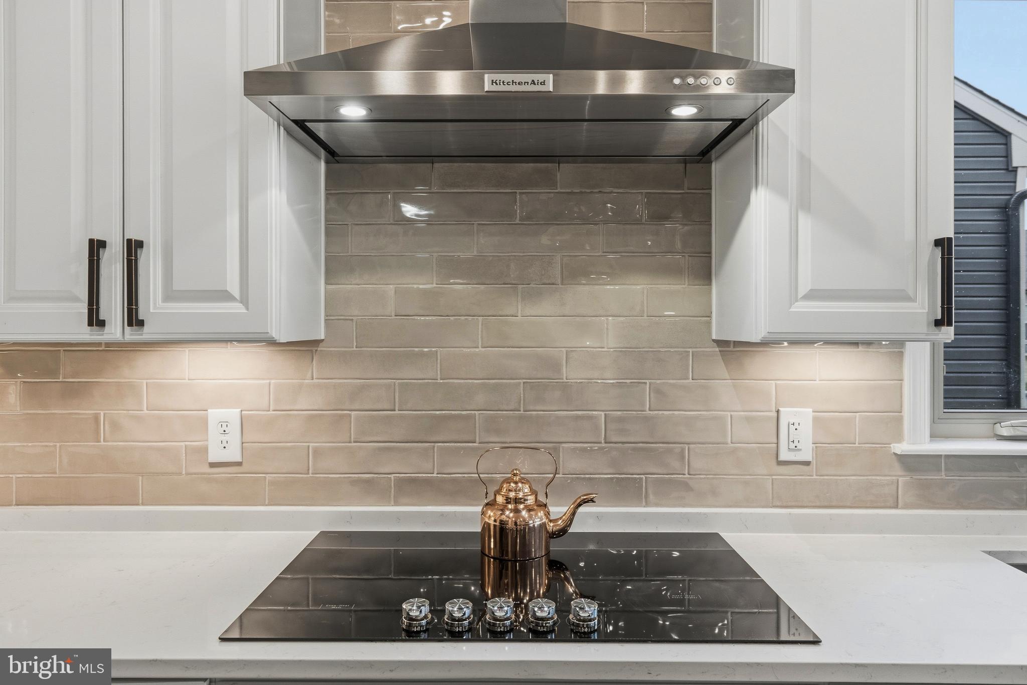 MONTEBELLO - Residential