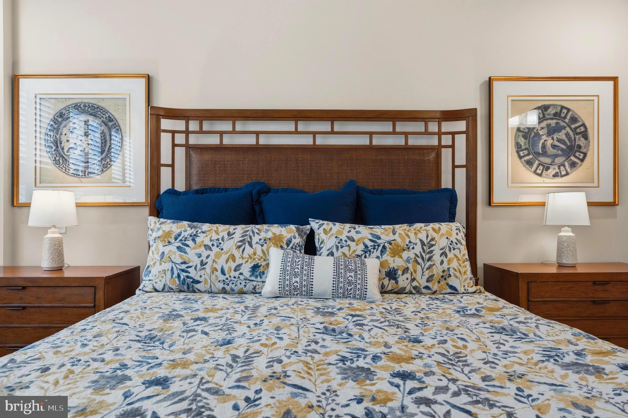 MONTEBELLO - Residential