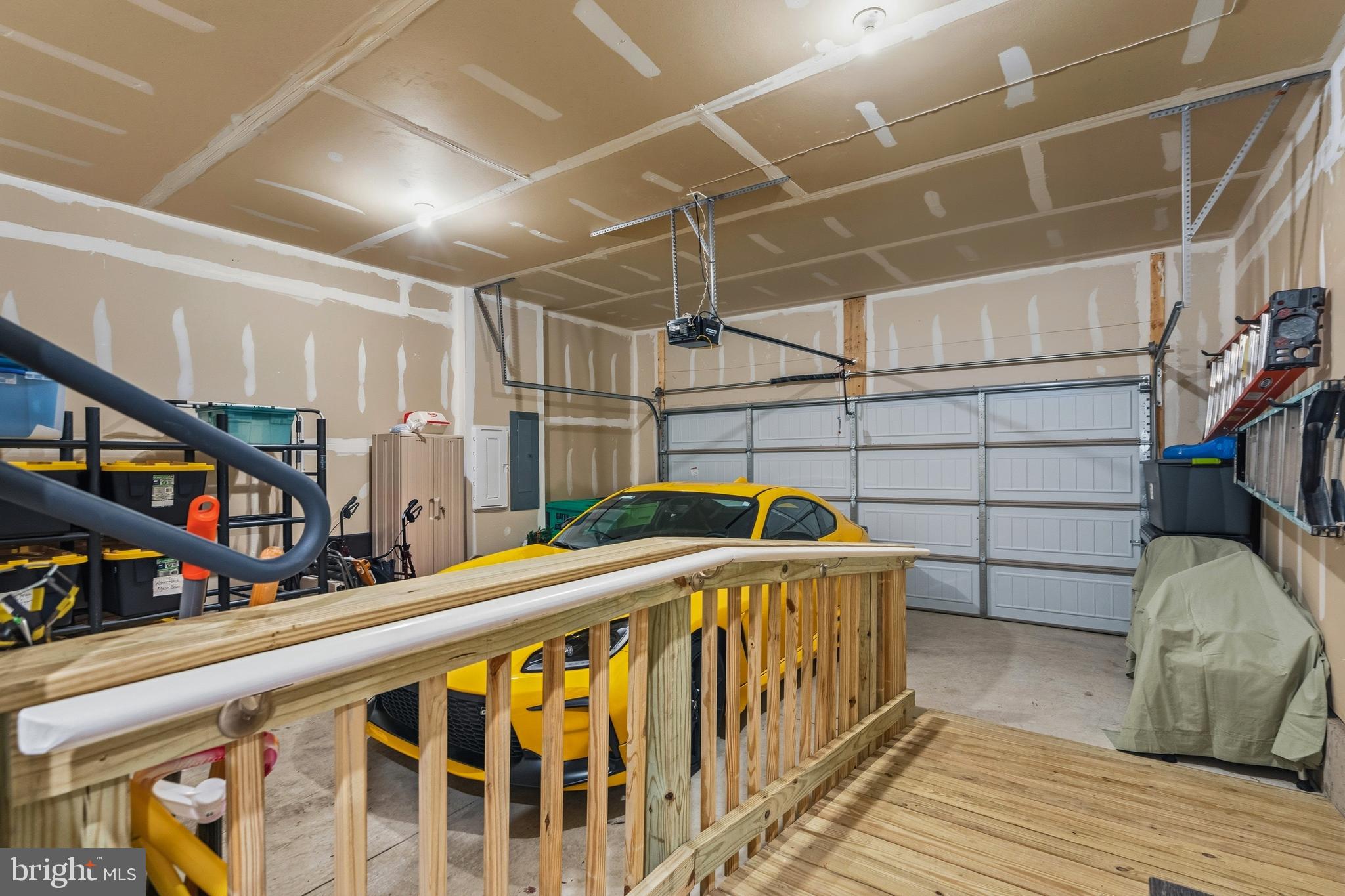 MONTEBELLO - Residential