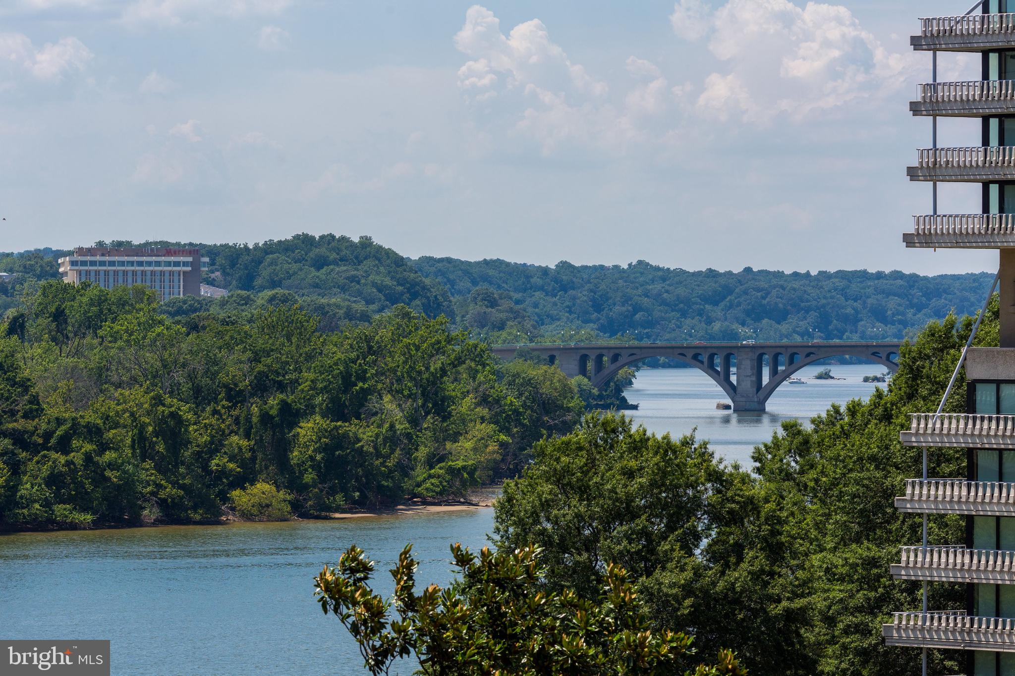 2500 VIRGINIA AVE NW 715