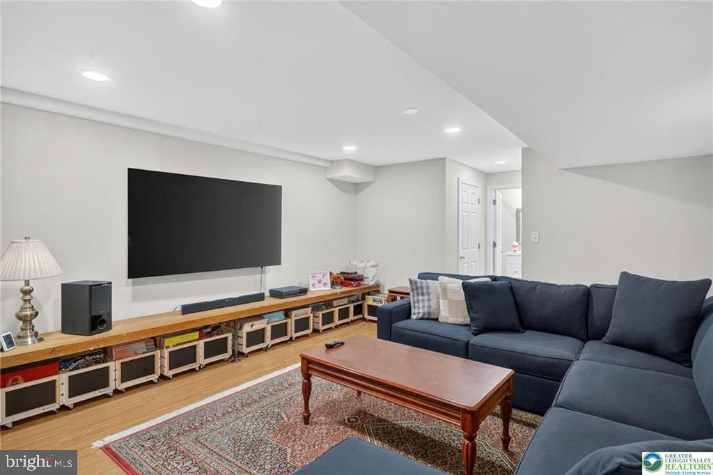 ROBIN HOOD - Residential