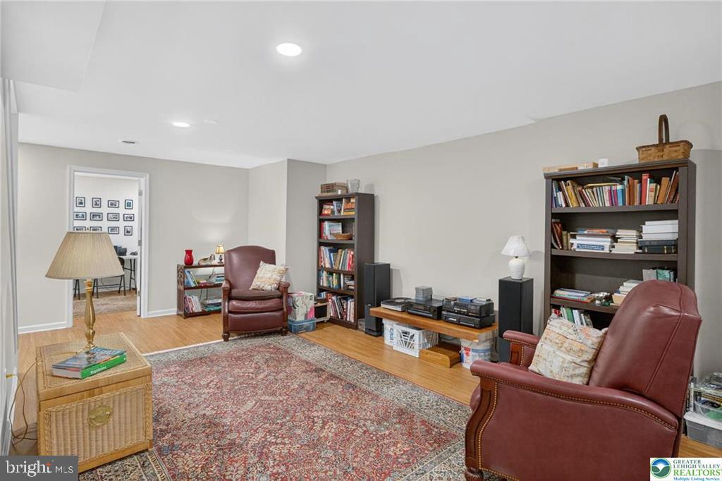 ROBIN HOOD - Residential