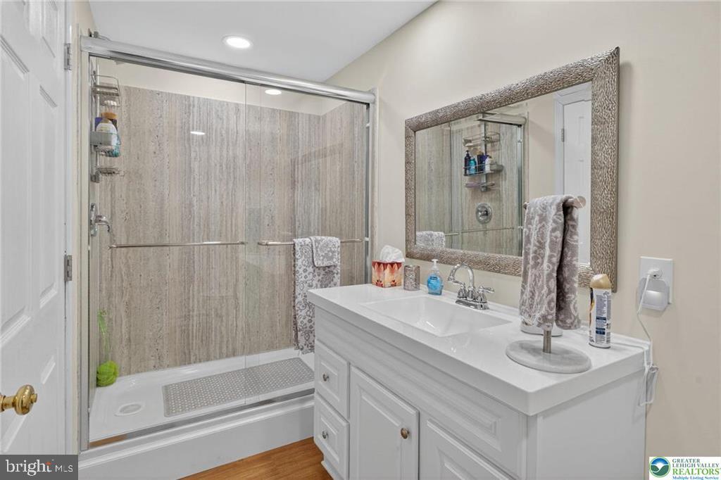 ROBIN HOOD - Residential