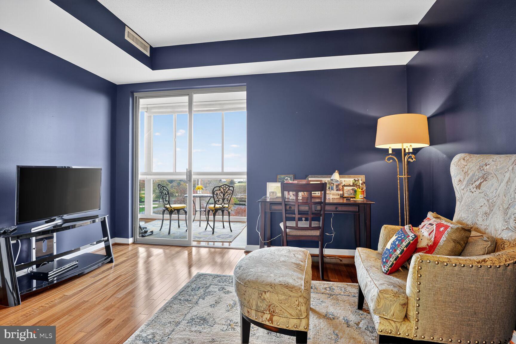 LANSDOWNE WOODS - Residential