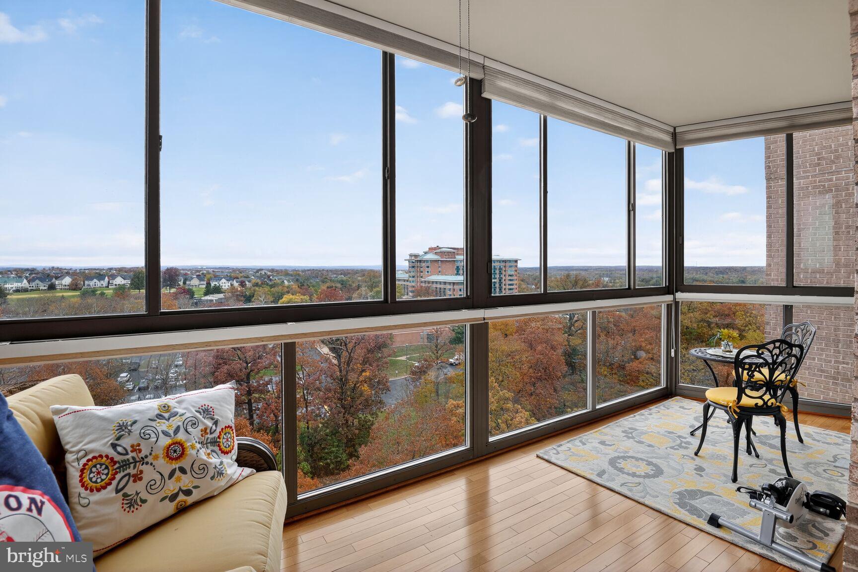 LANSDOWNE WOODS - Residential