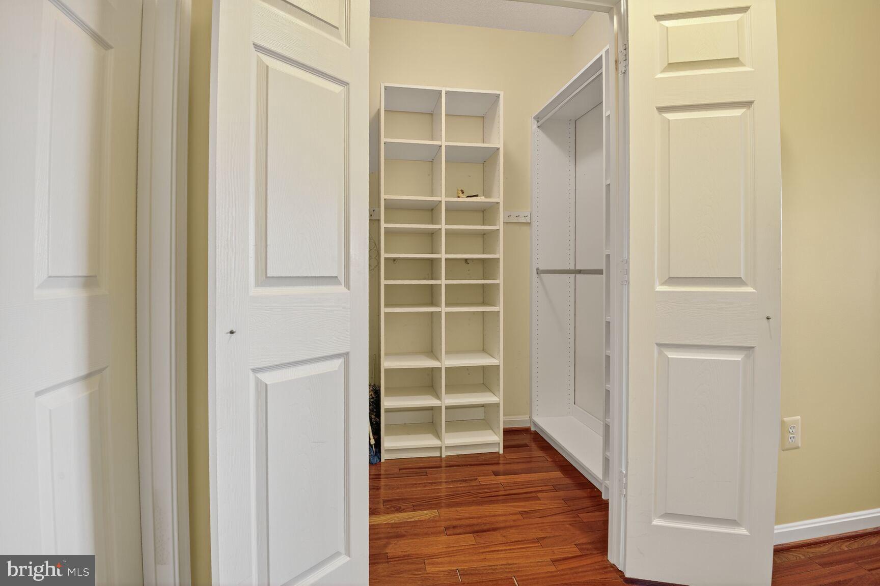 LANSDOWNE WOODS - Residential