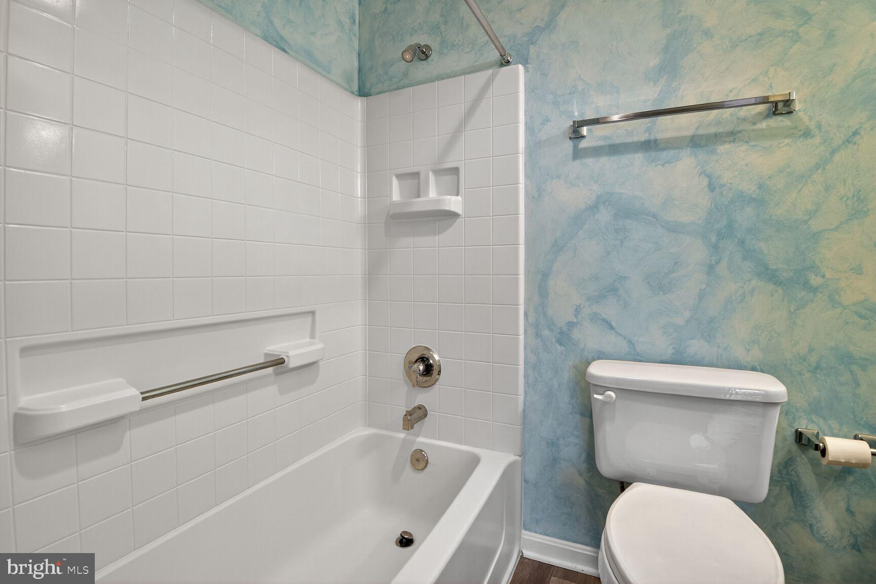 LANSDOWNE WOODS - Residential