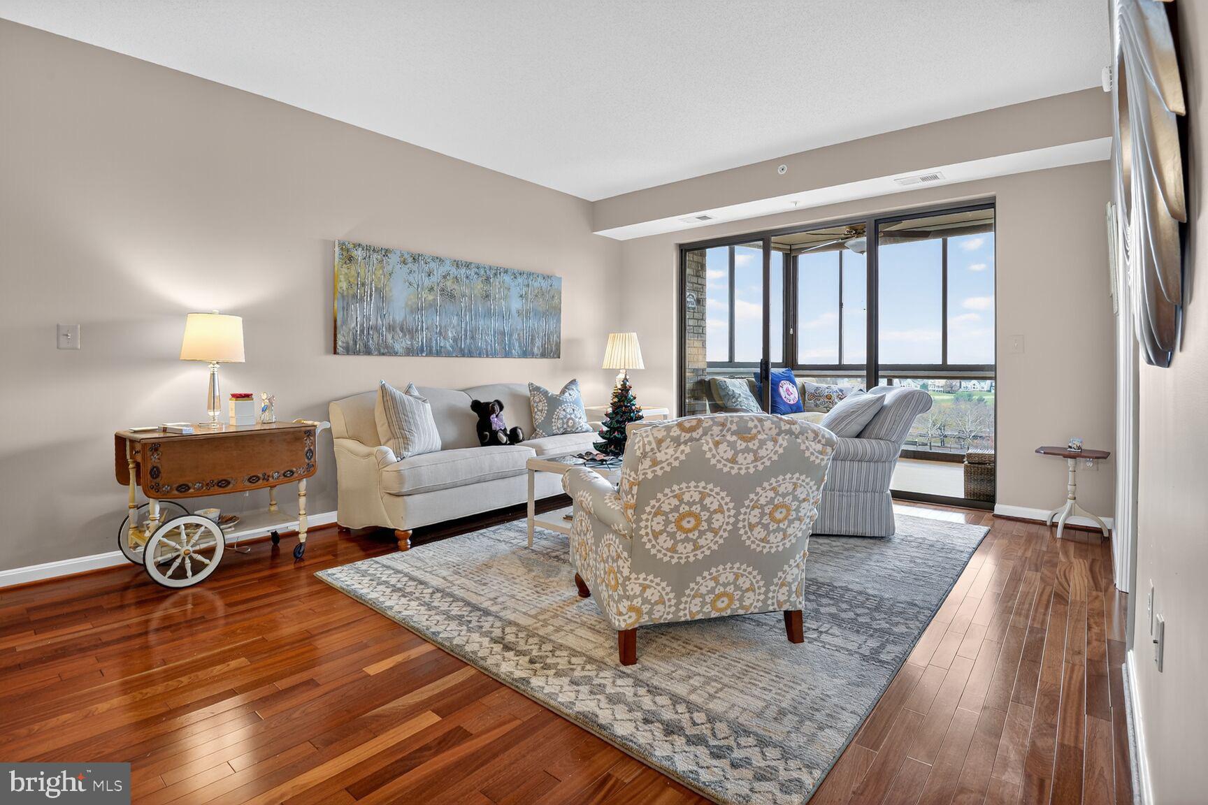 LANSDOWNE WOODS - Residential