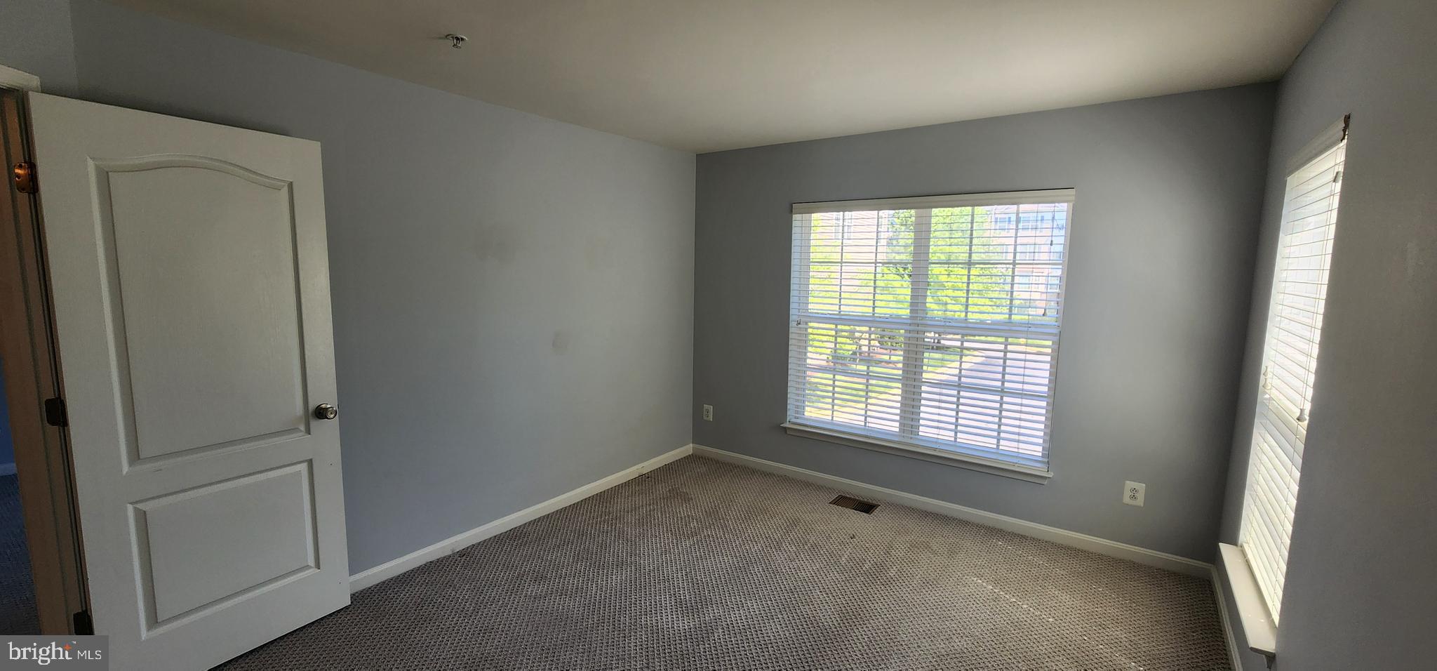 HEATHCOTE COMMONS CONDOMINIUMS - Residential Lease