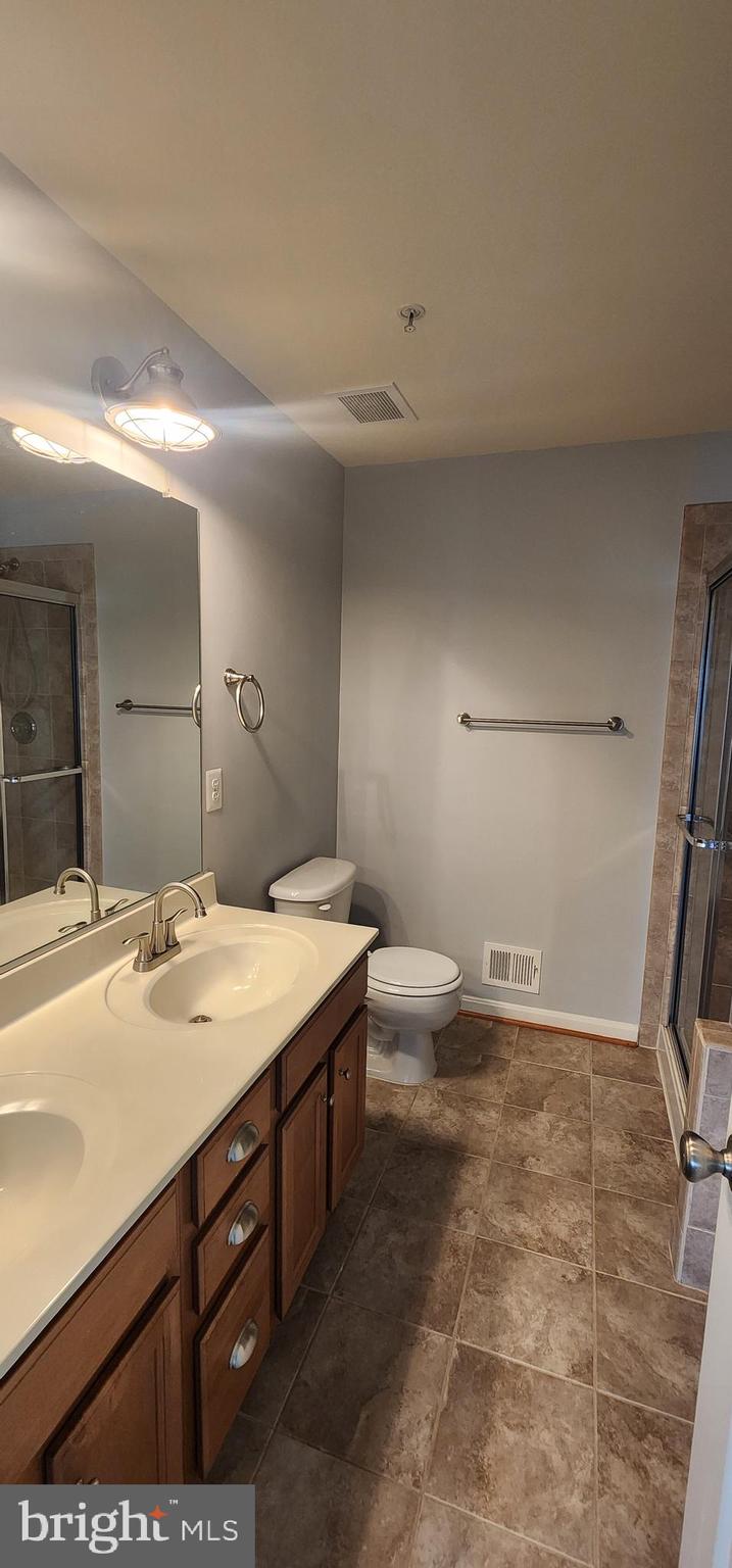 HEATHCOTE COMMONS CONDOMINIUMS - Residential Lease