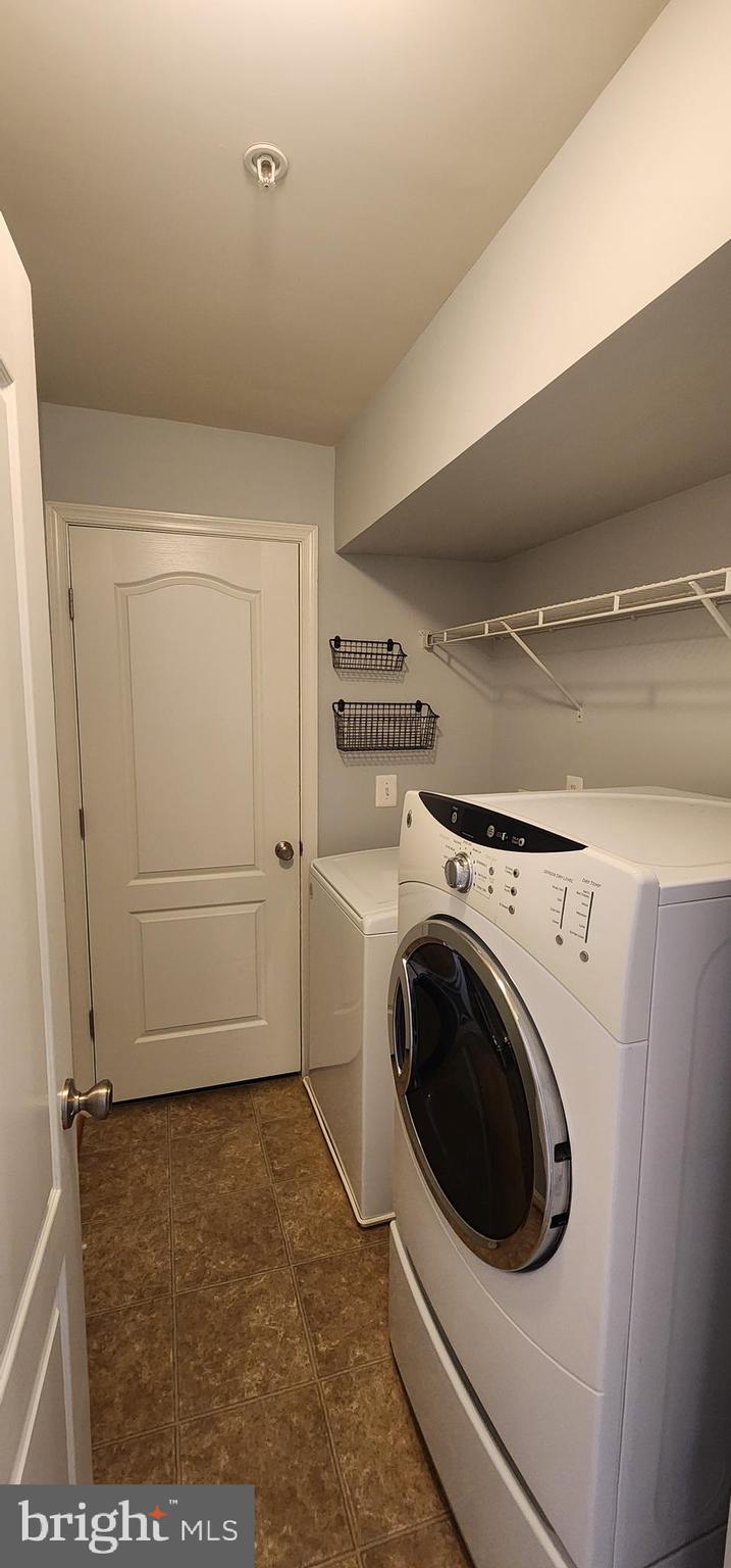 HEATHCOTE COMMONS CONDOMINIUMS - Residential Lease