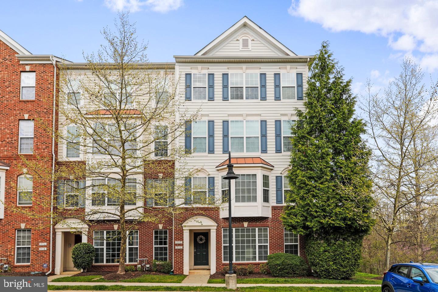 HEATHCOTE COMMONS CONDOMINIUMS - Residential Lease