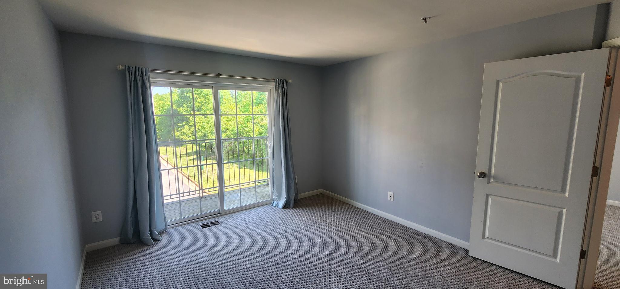 HEATHCOTE COMMONS CONDOMINIUMS - Residential Lease