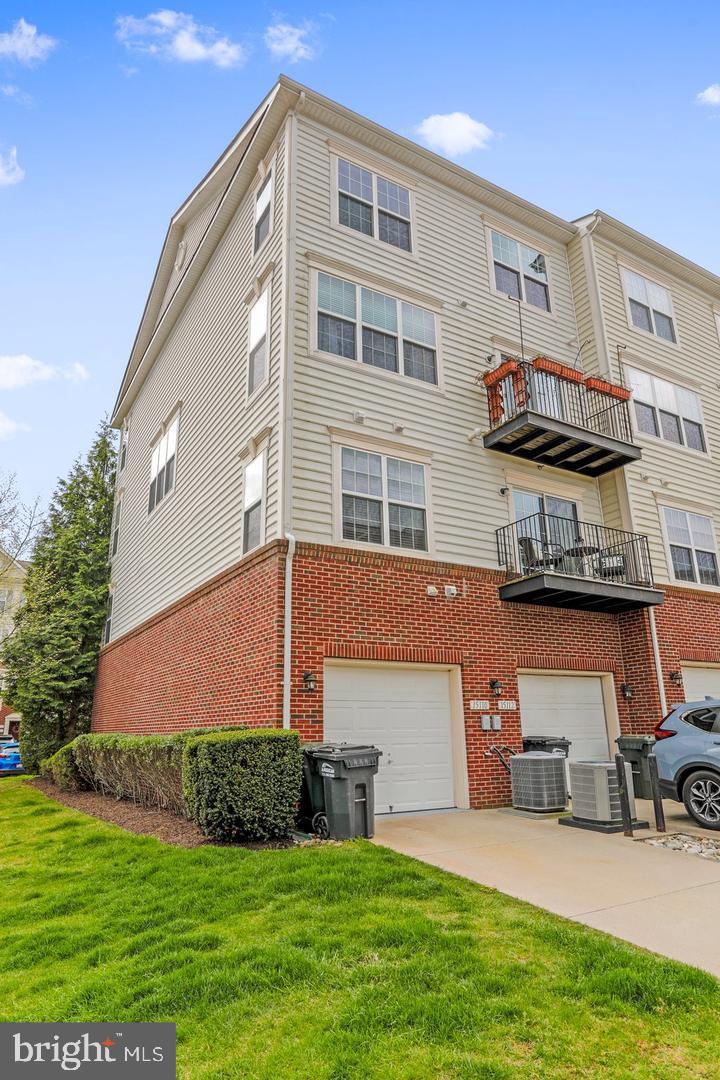 HEATHCOTE COMMONS CONDOMINIUMS - Residential Lease