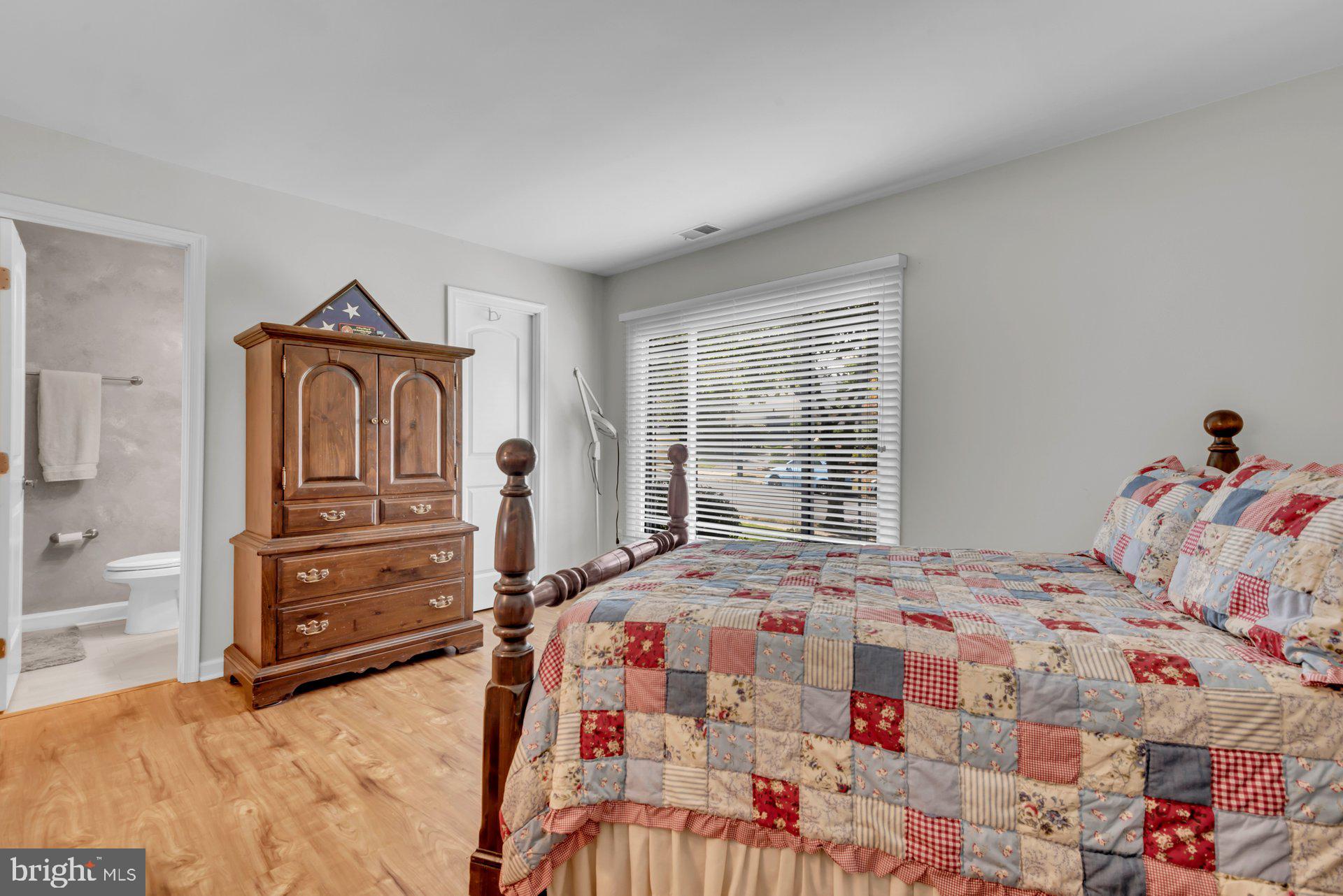 THE PROVINCES - Residential