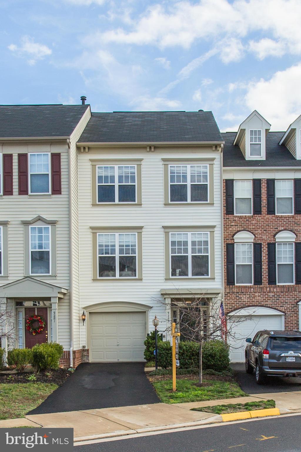 PEMBROOKE - Residential