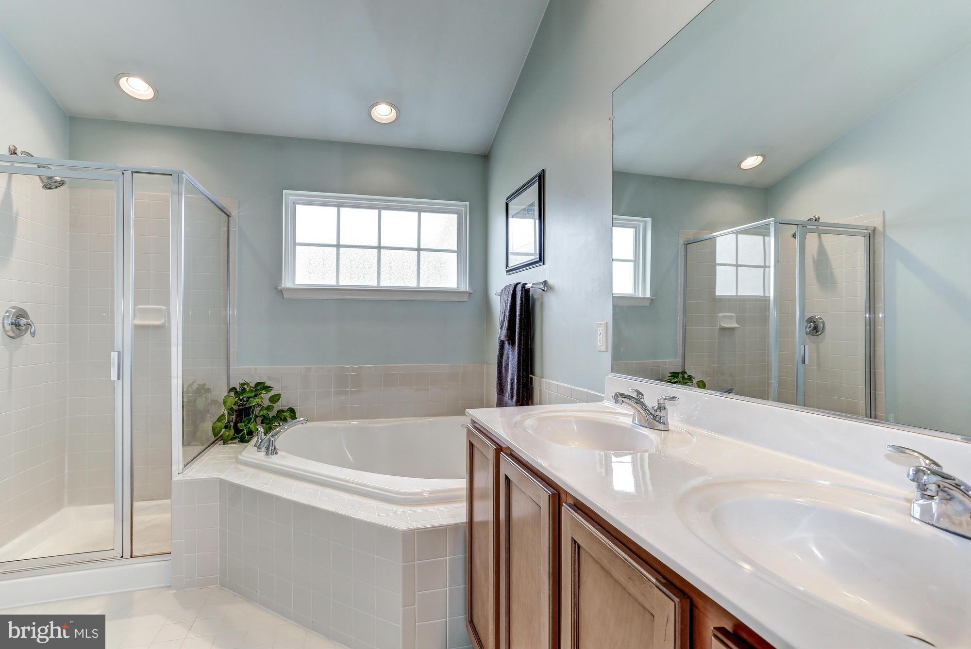 PEMBROOKE - Residential