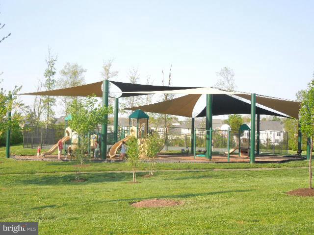 PEMBROOKE - Residential