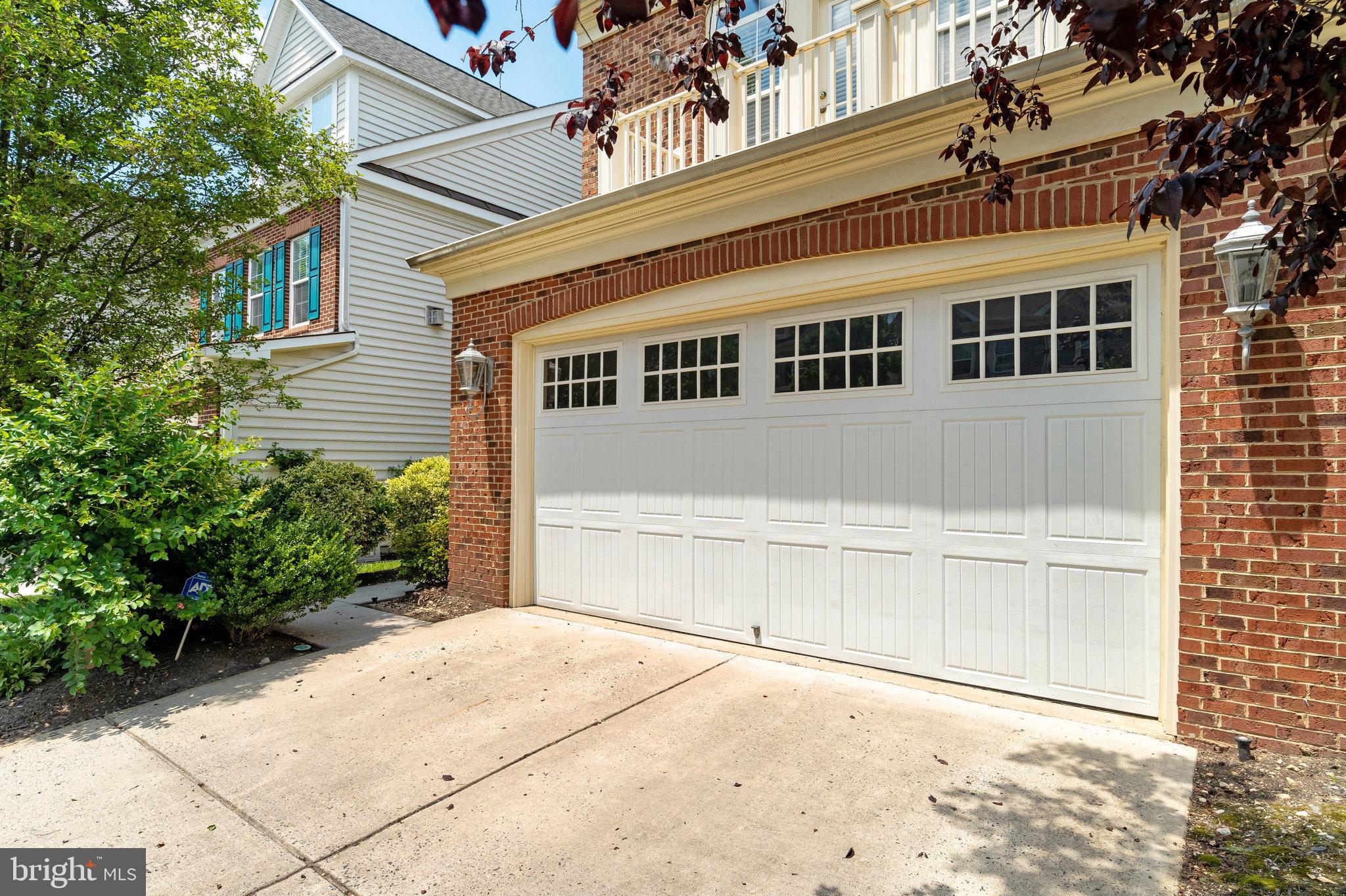 5968 MANORVIEW WAY