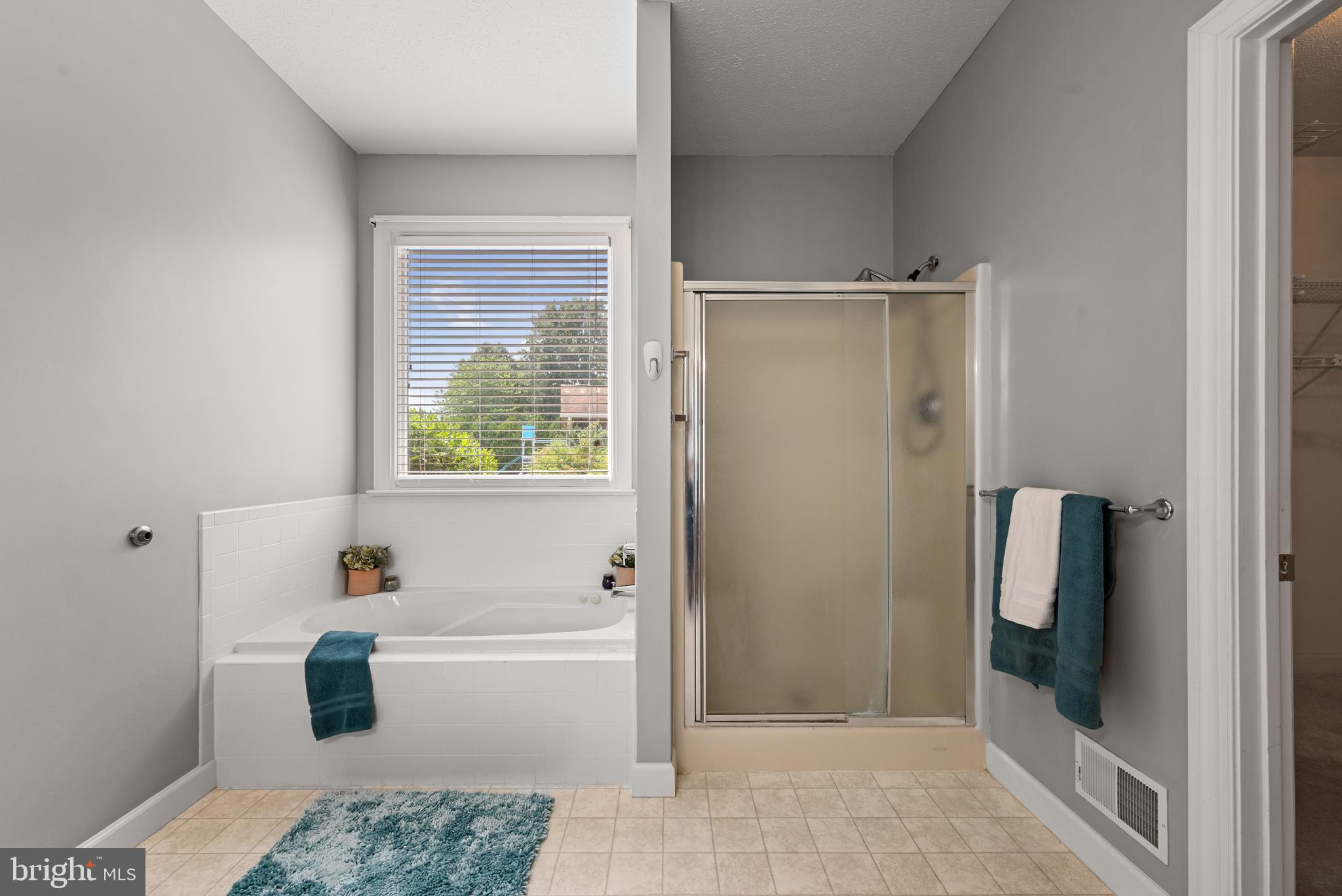 WAKELAND MANOR - Residential