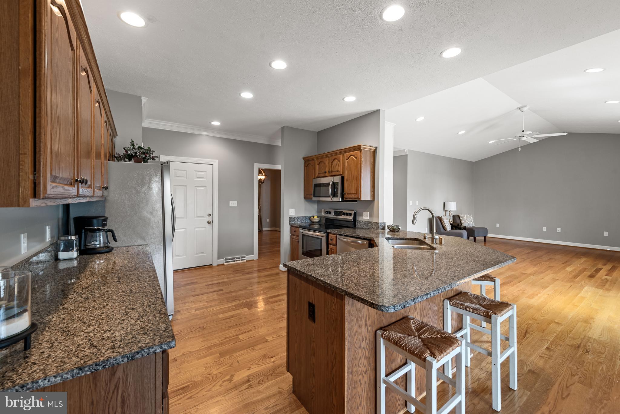 WAKELAND MANOR - Residential