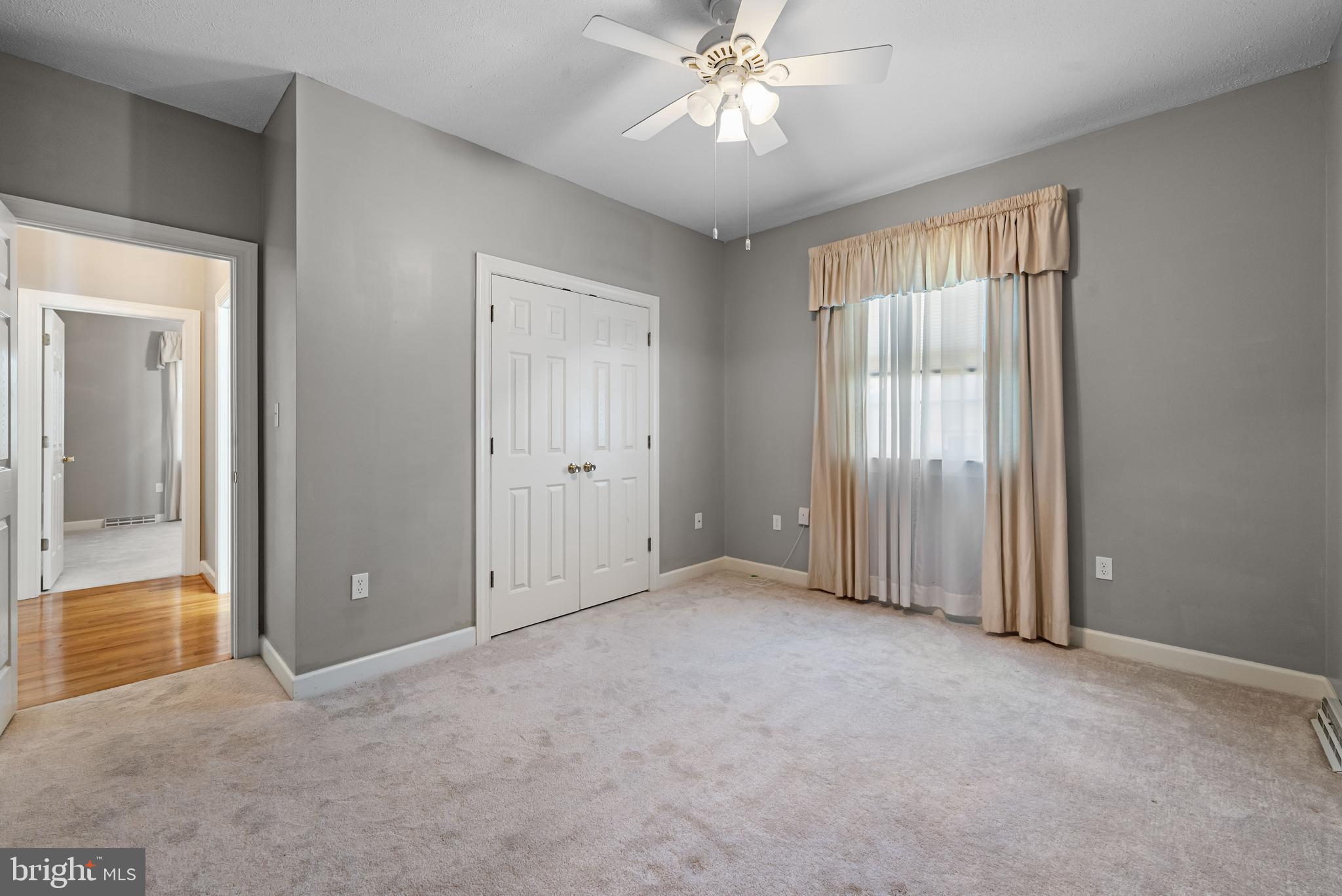 WAKELAND MANOR - Residential