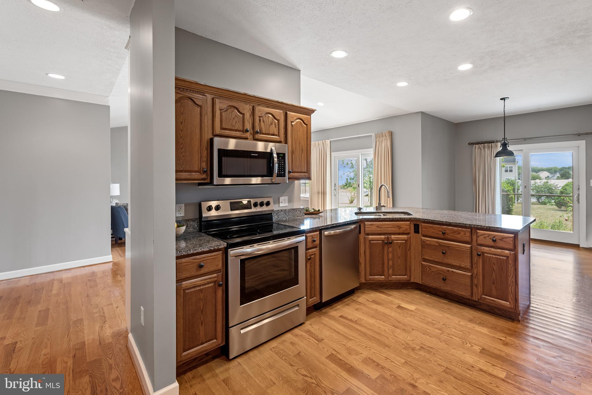 WAKELAND MANOR - Residential