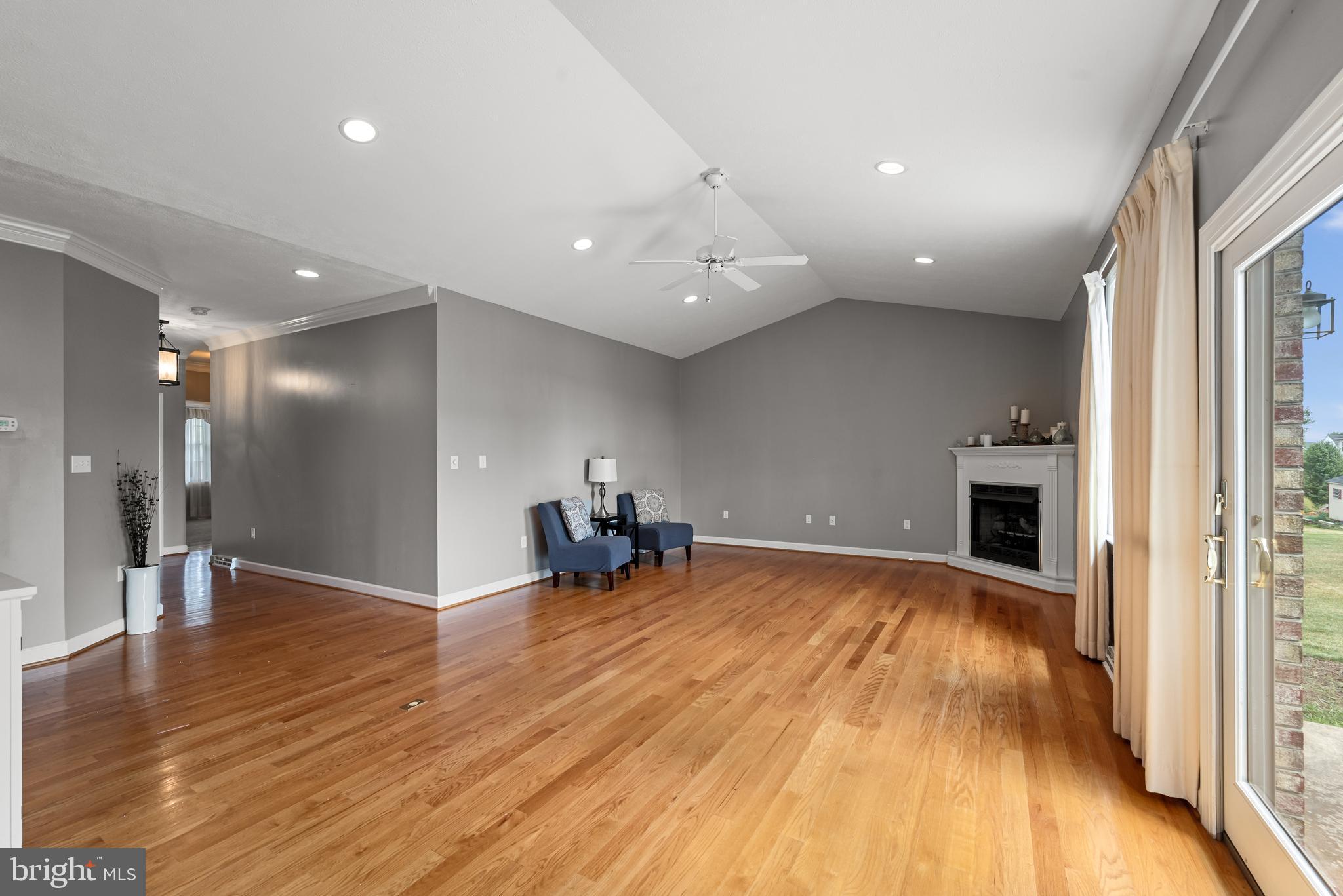 WAKELAND MANOR - Residential