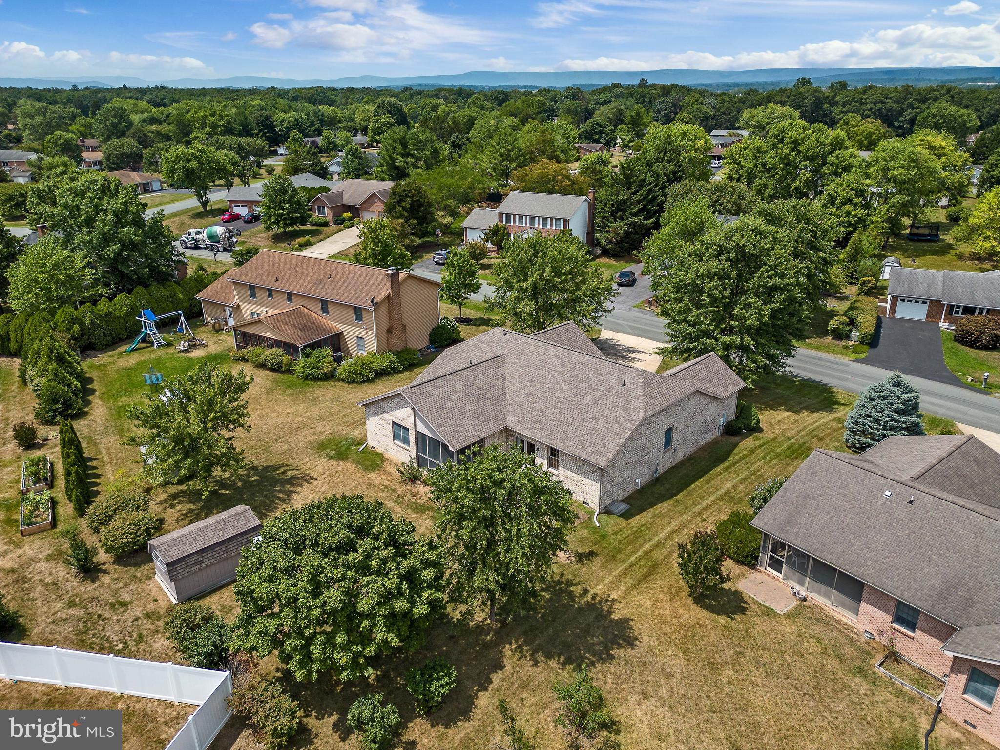 WAKELAND MANOR - Residential