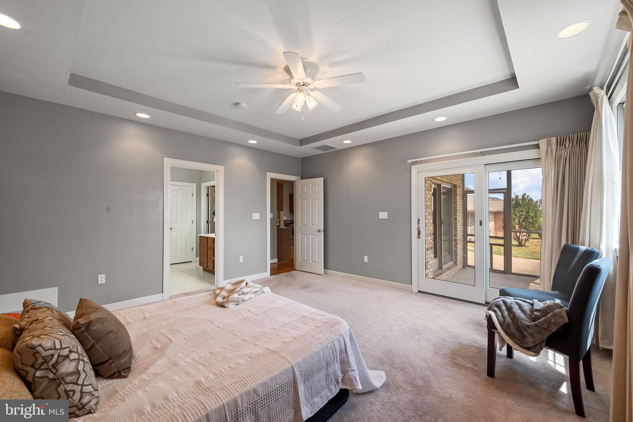 WAKELAND MANOR - Residential