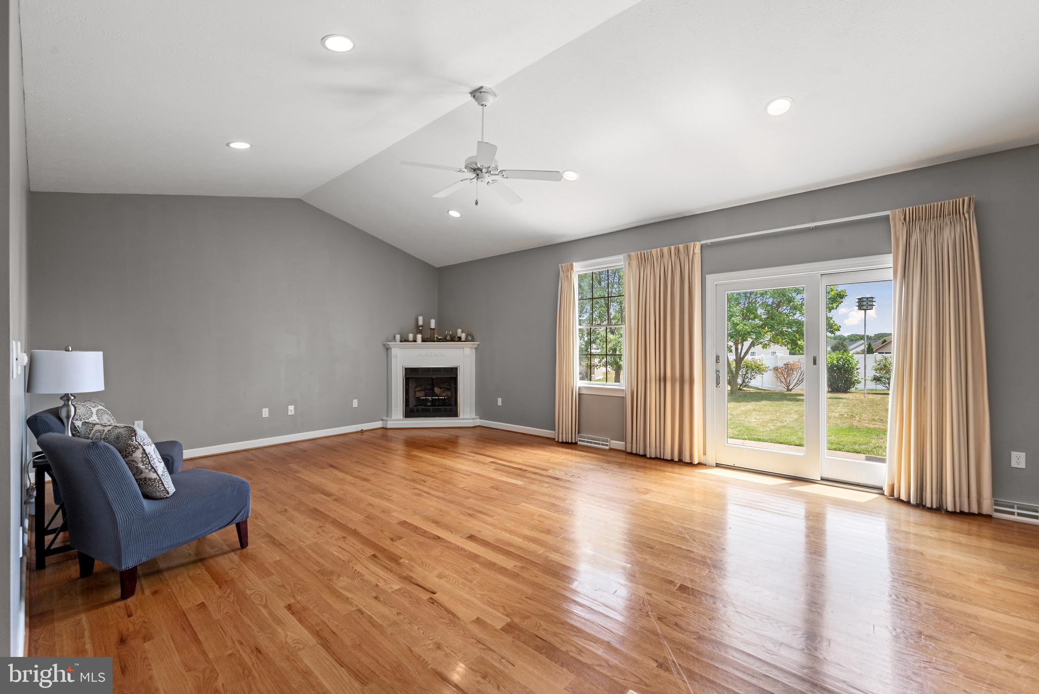 WAKELAND MANOR - Residential