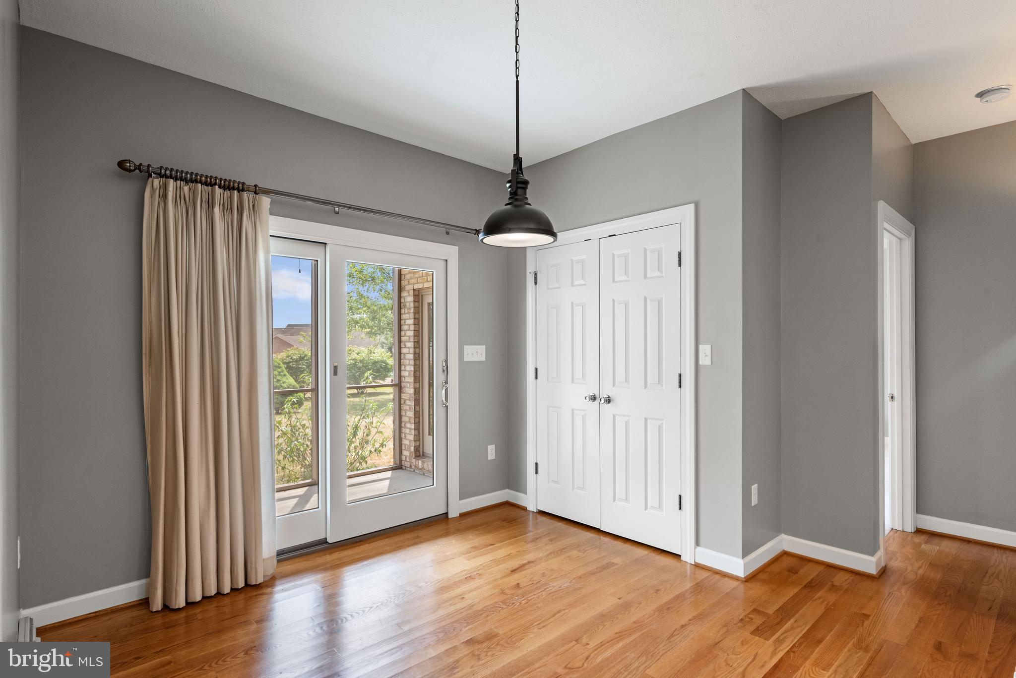 WAKELAND MANOR - Residential