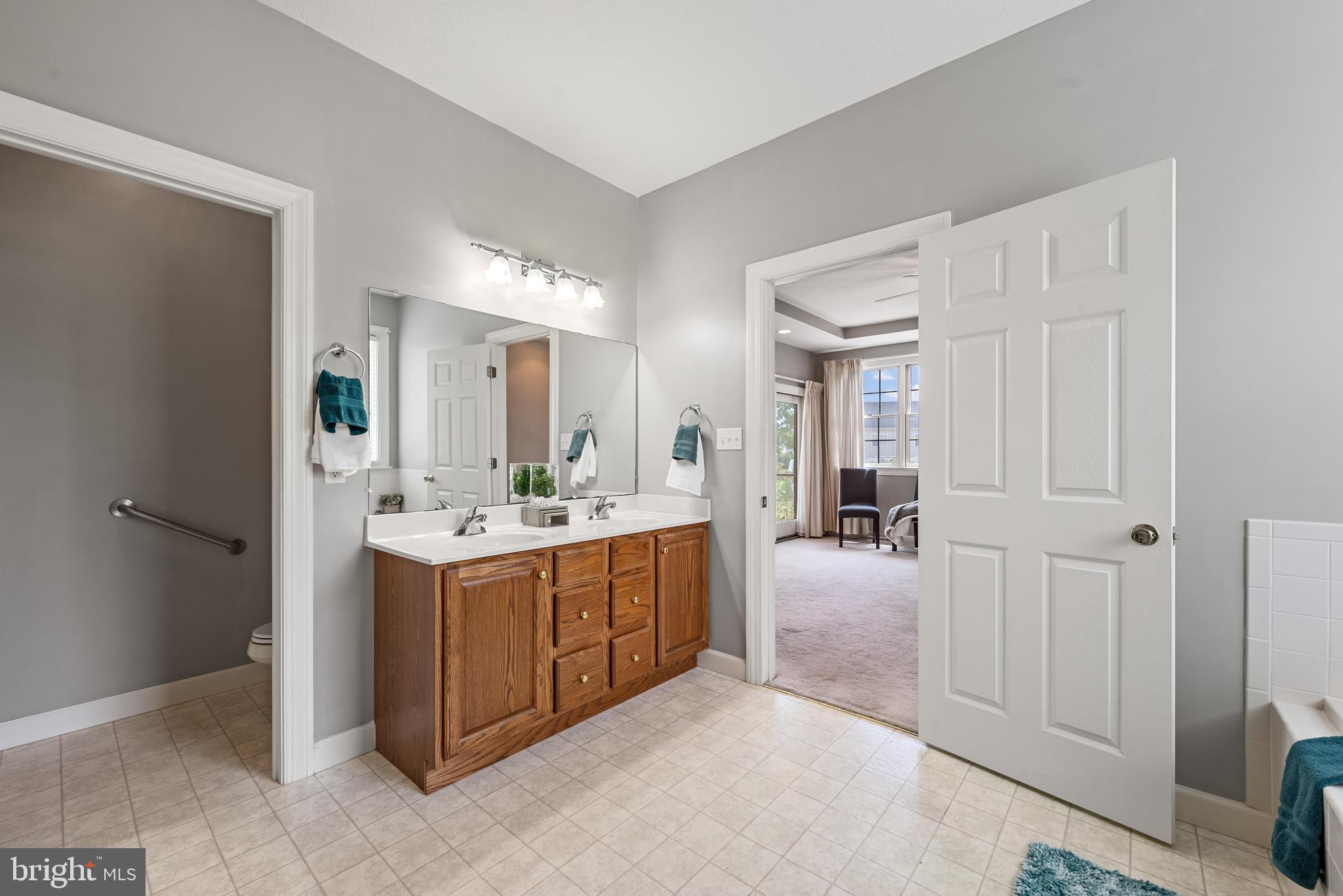 WAKELAND MANOR - Residential