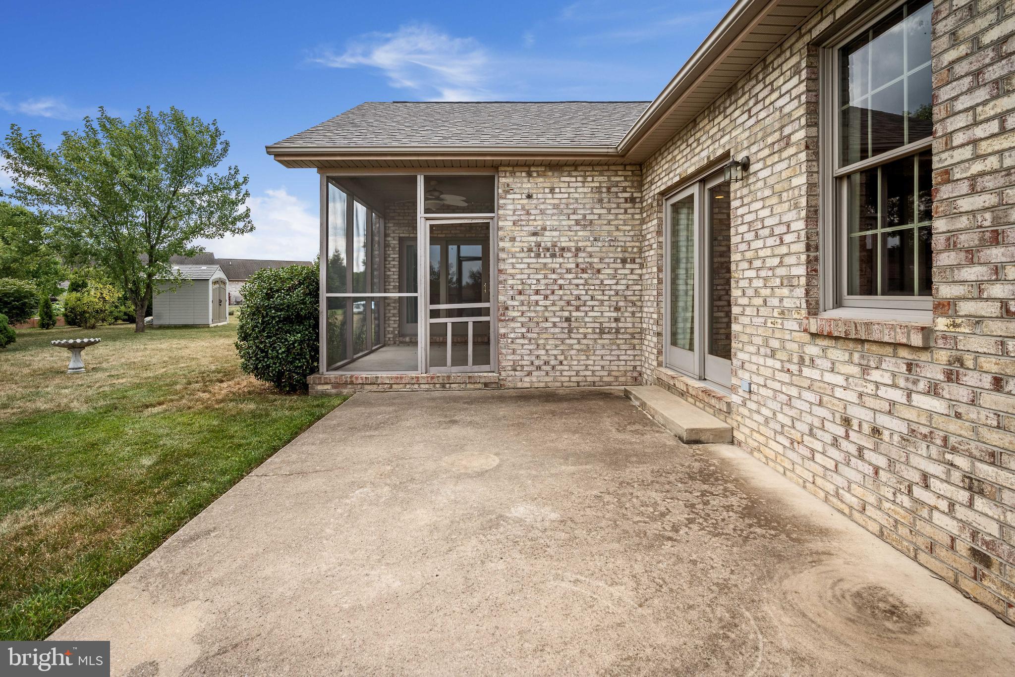 WAKELAND MANOR - Residential