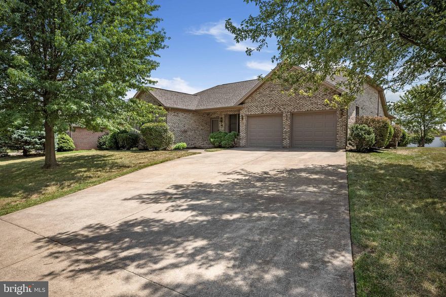 Wonderful all brick rancher in original section of Wakeland.  Split bedroom floor plan. Nice large kitchen w/granite counters and stainless steel appliances.  Bar area for extra seating.  Breakfast area.  Pantry.  Nice family room with gas fireplace. Large 1/3 acre lot with nice shed.  There is a screened in porch that can be accessed from the primary bedroom and the breakfast area.  Also a nice patio with access from the family room.  New architectural roof in 2019. Glo Fiber and Comcast are both at the home. Welcome Home.