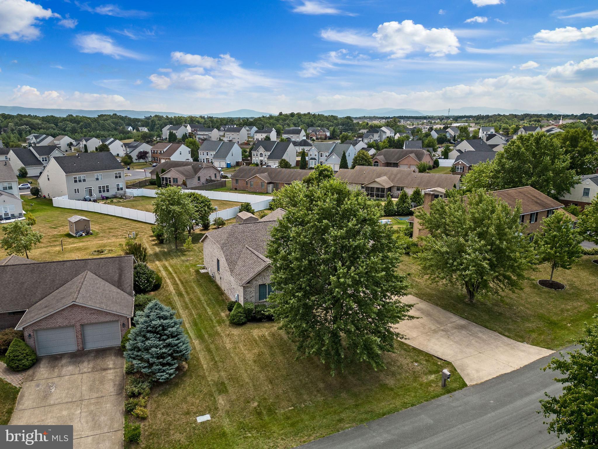 WAKELAND MANOR - Residential