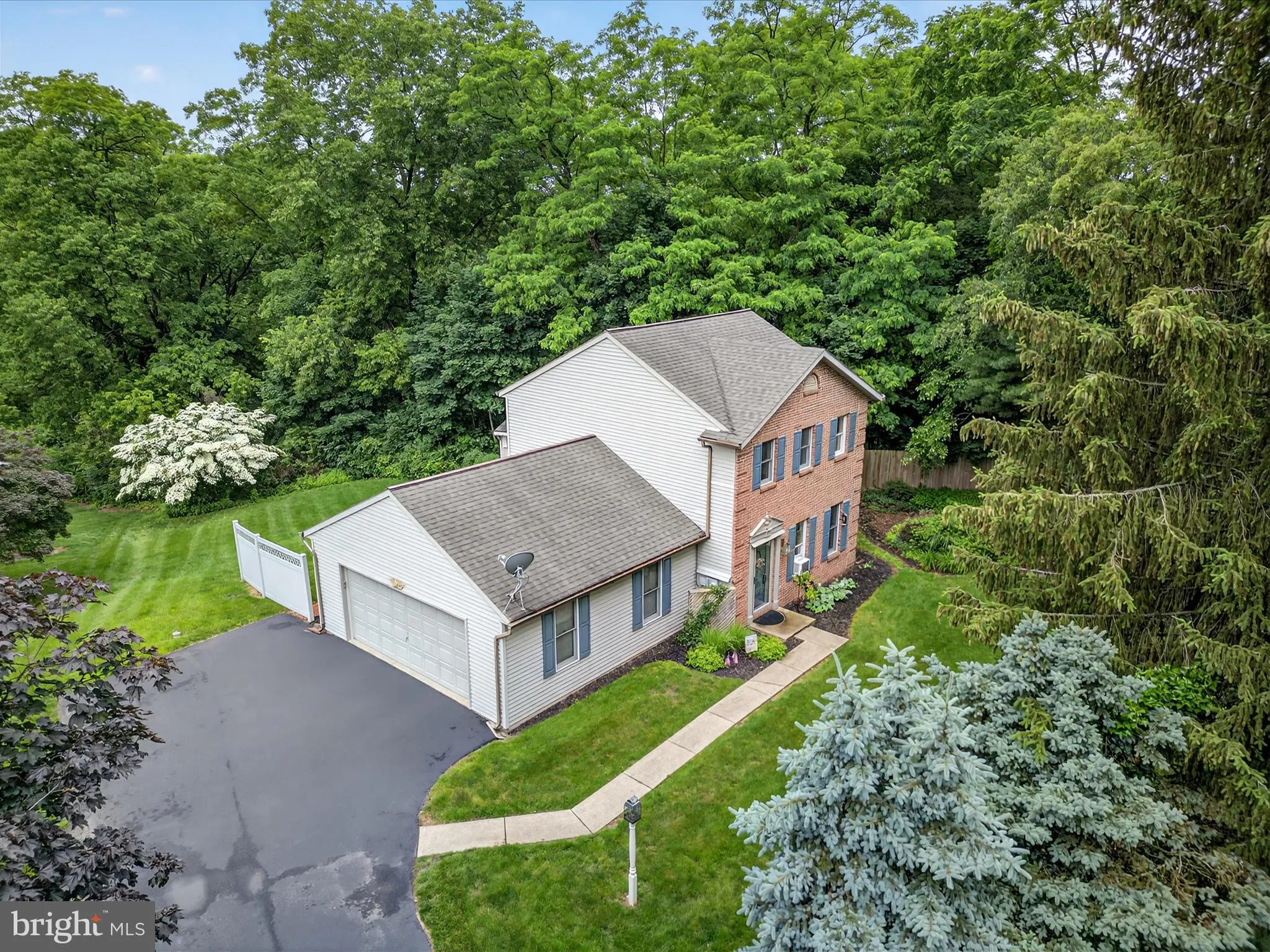 Lititz, Pennsylvania 17543, United States, 2 Bedrooms Bedrooms, ,2 BathroomsBathrooms,Residential,Pending,146655