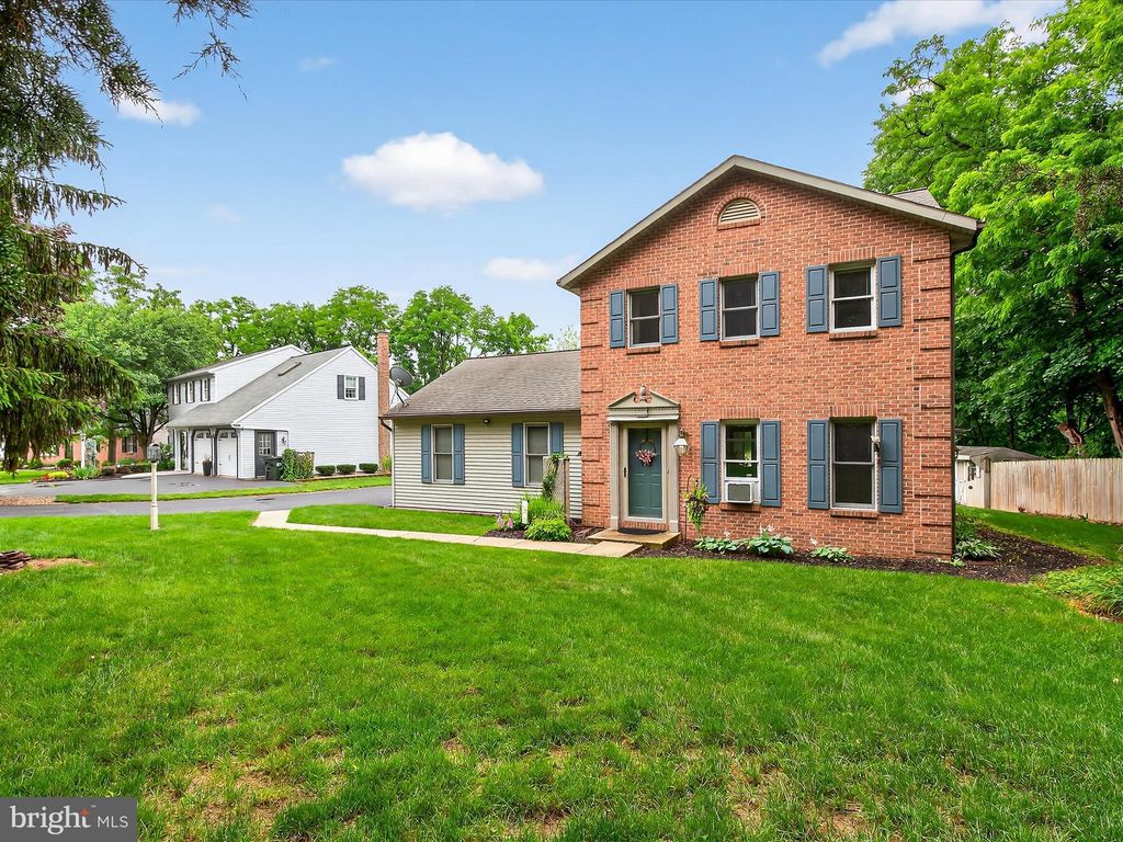 Photo of 203 Pleasant Hill Drive, LITITZ, PA 17543 (MLS # PALA2070890)