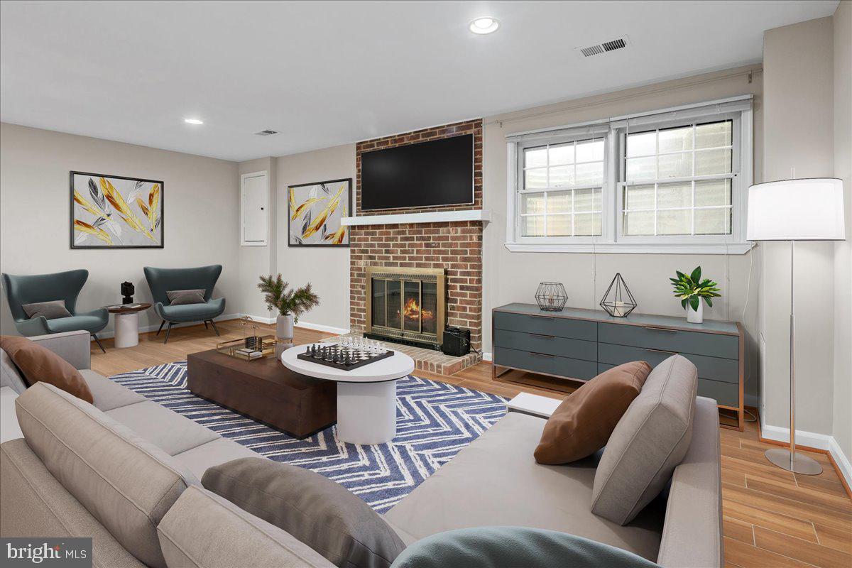 COUNTRY CREEK - Residential