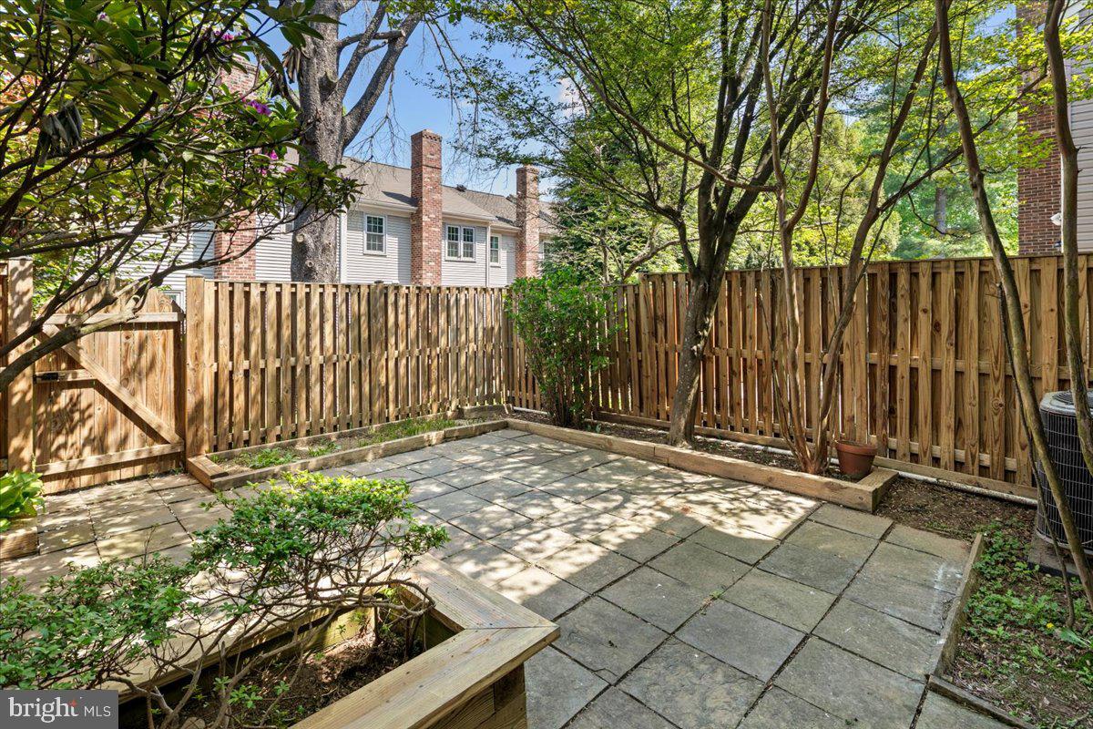 COUNTRY CREEK - Residential