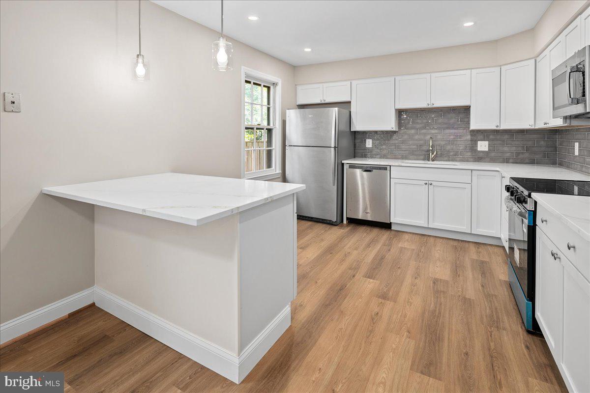 COUNTRY CREEK - Residential