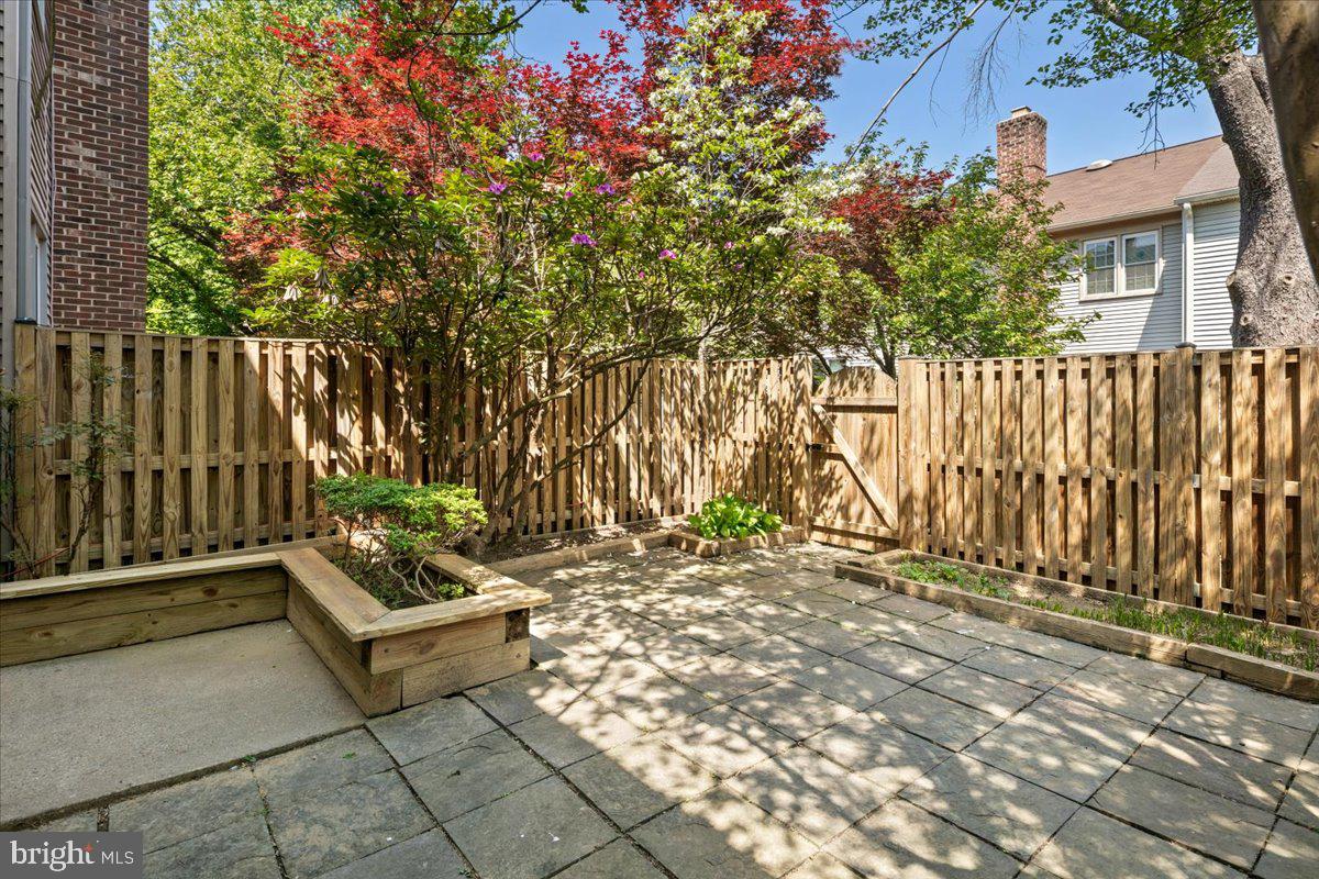 COUNTRY CREEK - Residential