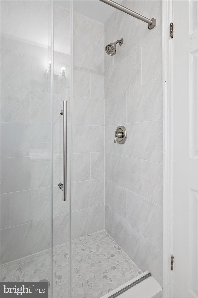 COUNTRY CREEK - Residential